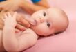 Panduan Lengkap Membersihkan Lidah Bayi yang Benar